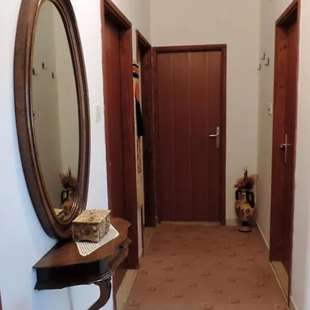 Apartments By The Sea Mirca, Brac - 2886 *