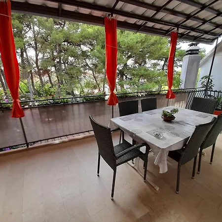 Lägenhet Apartments By The Sea Mirca, Brac - 2886