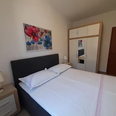 Apartments By The Sea Mirca, Brac - 2886 * Mirca (Brac)